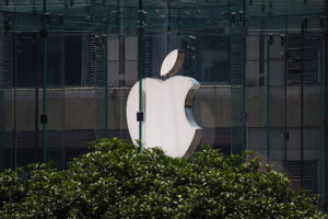 Apple Stock vs. Trump’s Tariff: The Trade War Twist That Could Change the Stock Market Game